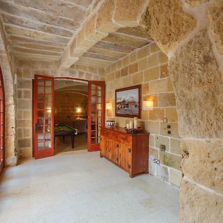 Il-Veduta Holiday Farmhouse With Sunny Private Pool In Island Of Gozo Gharb  Bagian luar foto