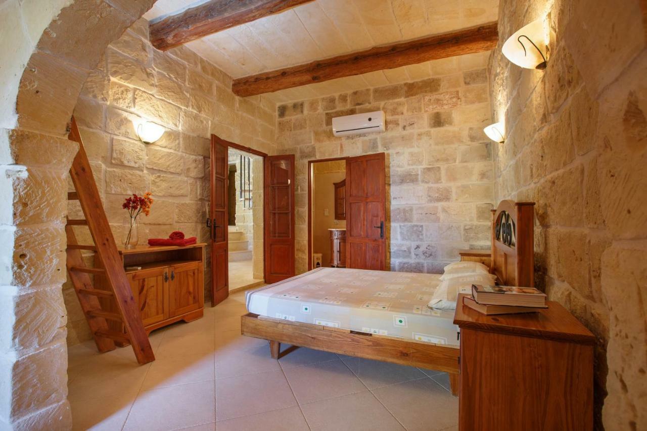 Il-Veduta Holiday Farmhouse With Sunny Private Pool In Island Of Gozo Gharb  Bagian luar foto