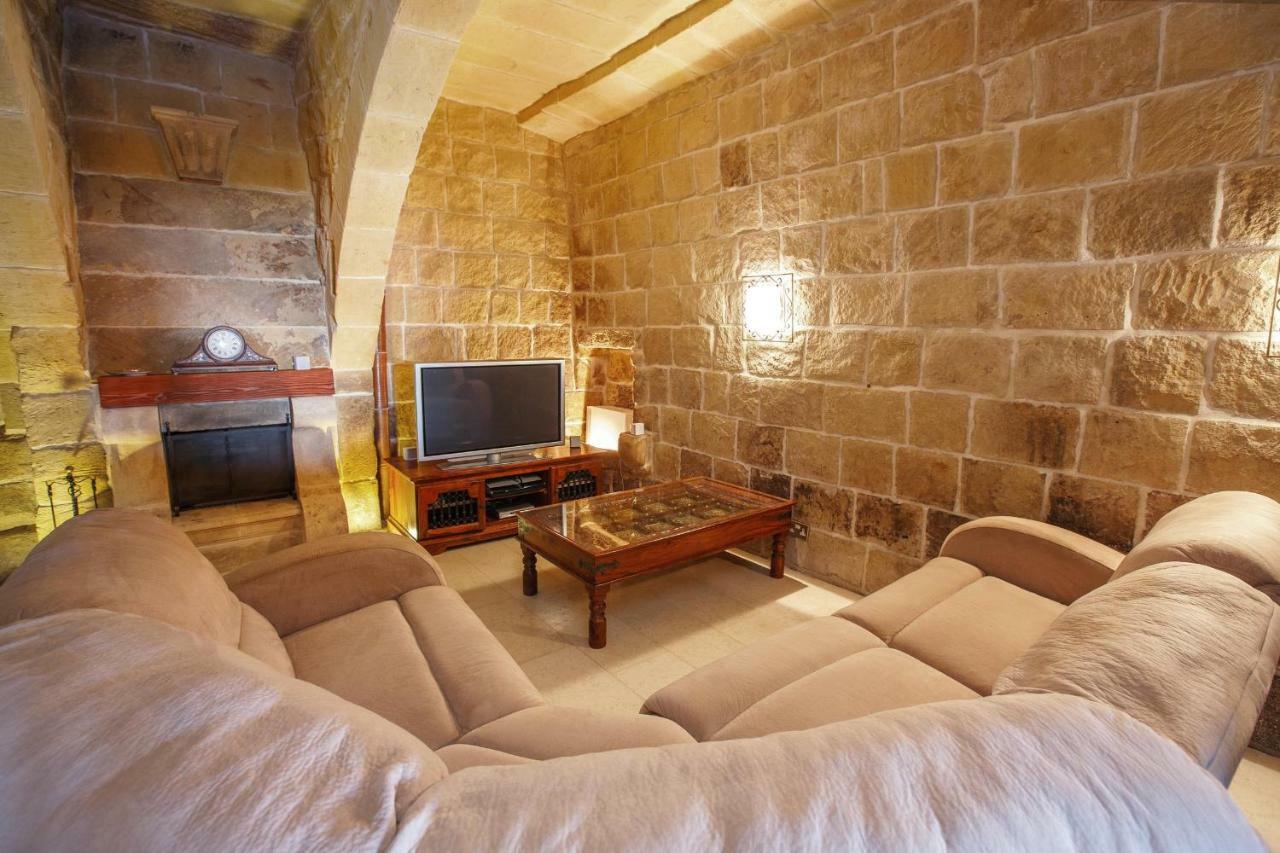 Il-Veduta Holiday Farmhouse With Sunny Private Pool In Island Of Gozo Gharb  Bagian luar foto